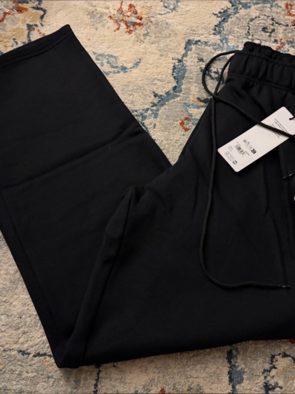 Alo  Black Drawstring sweatpants